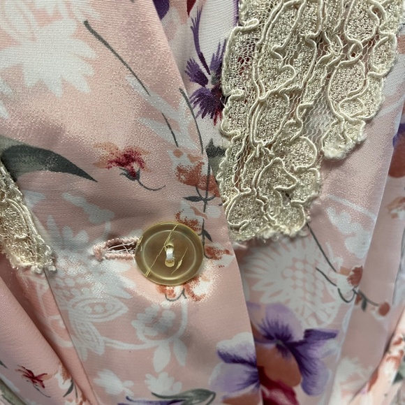 Vintage California Dynasty Floral Lace Robe - Picture 3 of 8